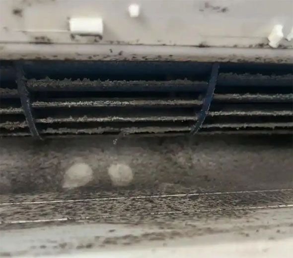 克什克腾空调吹的风有股烧焦味是怎么回事